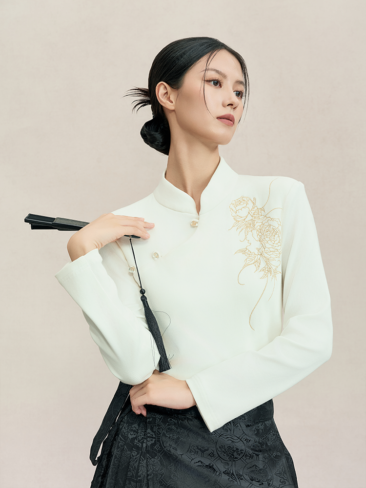 Modern Hanfu Black & White Peony Embroidered Cardigan | Traditional Chinese Mandarin Collar Knit Top for Mamian Skirt丨芳华瑞上衣